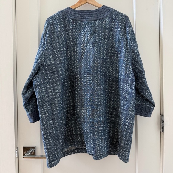 Isaac Mizrahi TRUE DENIM Quilted Printed Snap- Front Geometric Jacket Size 1X - Picture 3 of 9